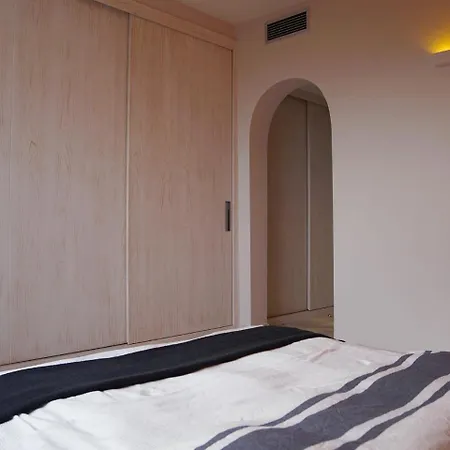 公寓 Spacious In Marbella With Swimming Pool