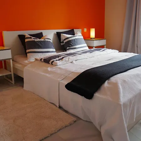 公寓 Spacious In Marbella With Swimming Pool *